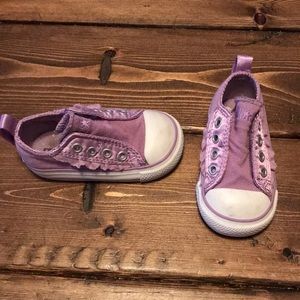Converse size 4